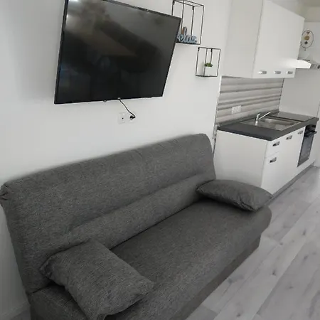 Eden Apartment *